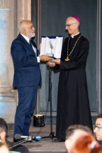 2023 luglio hicsum italia suor filipina misericordia acireale spazio spadon luigi palma argento conferimento 5 200x300