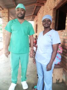 2023 marzo 12 hicsum 18 19 isiro rdc spazio spadoni misericordia borgo mozzano sr marguerite dominicaines missionnaires des familles ospedale intervento dottore 2 225x300