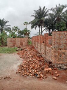 2023 marzo 23 hicsum 16 isiro congo spazio spadoni suor perpetue pollaio 4 225x300