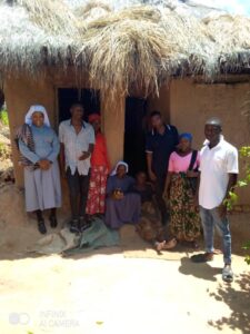 2023 novembre 27 hicsum 38 tanzania castiglione lago misericordia spazio spadoni sr leah benedectine sisters visita poveri villaggio 2 225x300