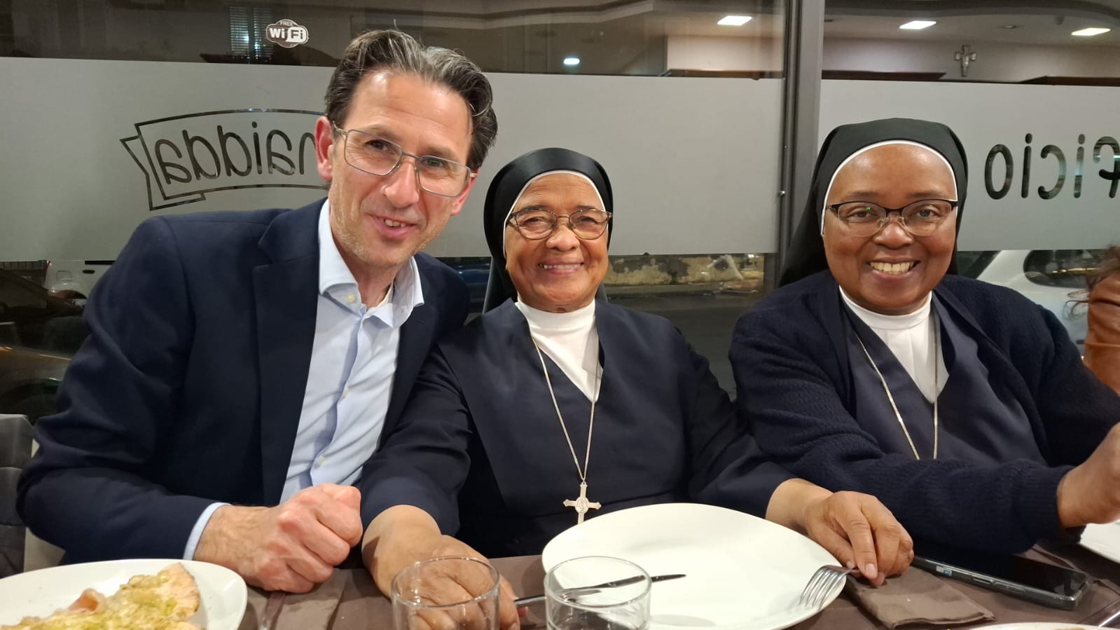2024 aprile 27 suor yolande esther partenza madagascar saluto progetto hic sum spazio spadoni misericordia adrano 2