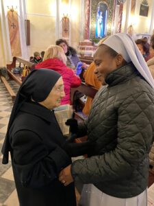 2024 gennaio 7 hicsum 43 spazio spadoni italia comunita parrocchiale sant eugenio sr milia sisters saint joseph saluto 5 225x300