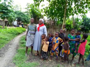 2024 giugno suor rachelle spazio spadoni benin opere misericordia servantes lumiere christi 4 300x225