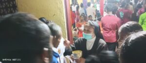 2024 marzo 30 hicsum 33 timor leste spazio spadoni misericordia borgo mozzano sr ansila suore figlie san francesco messa risurrezzione distribuzione comunione fedeli 3 300x131