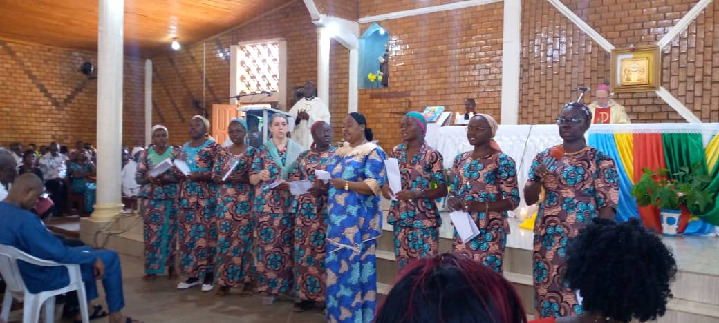 2024 octobre 25 ans profession religieuse sœur myriam centrafrique filles de marie missionnaires spazio + spadoni 4