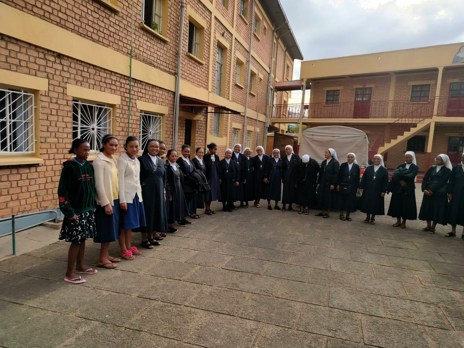 2024 settembre 4 suor yolande arriva madagascar progetto hic sum spazio spadoni 3