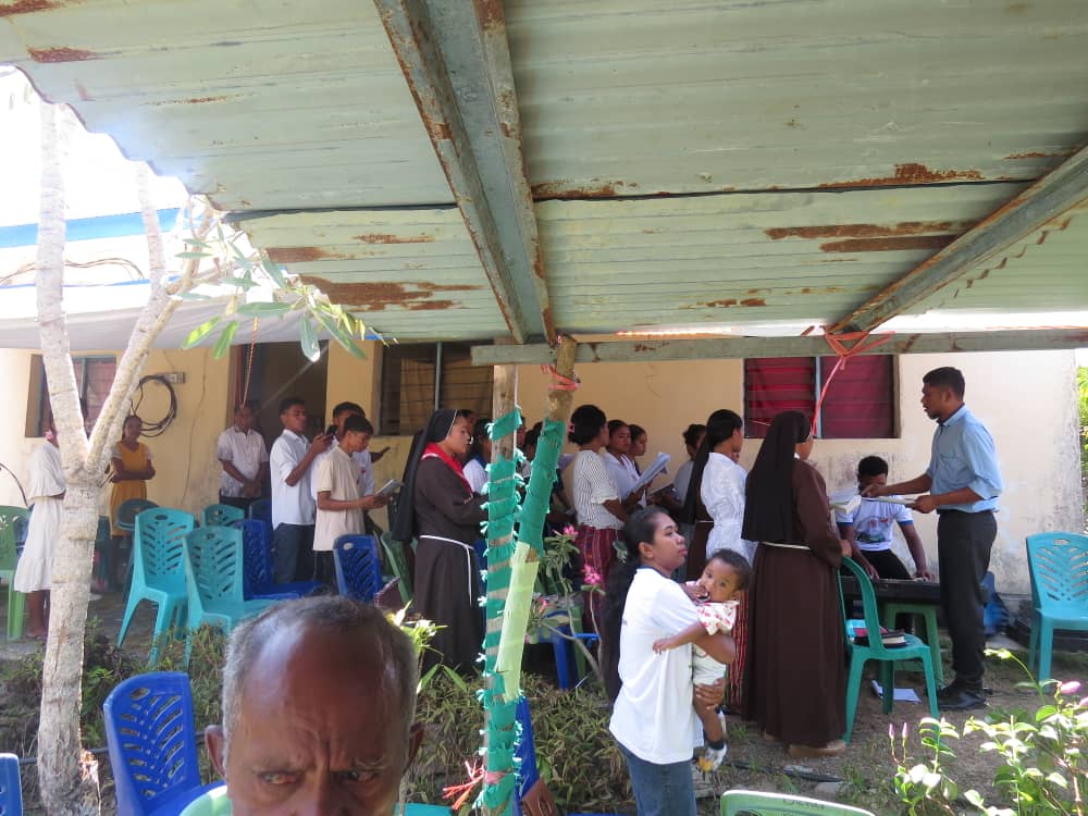 2025 4 ottobre suor ansila consegna foulard prima pietra casa operam opere misericordia spazio spadoni timor est 22