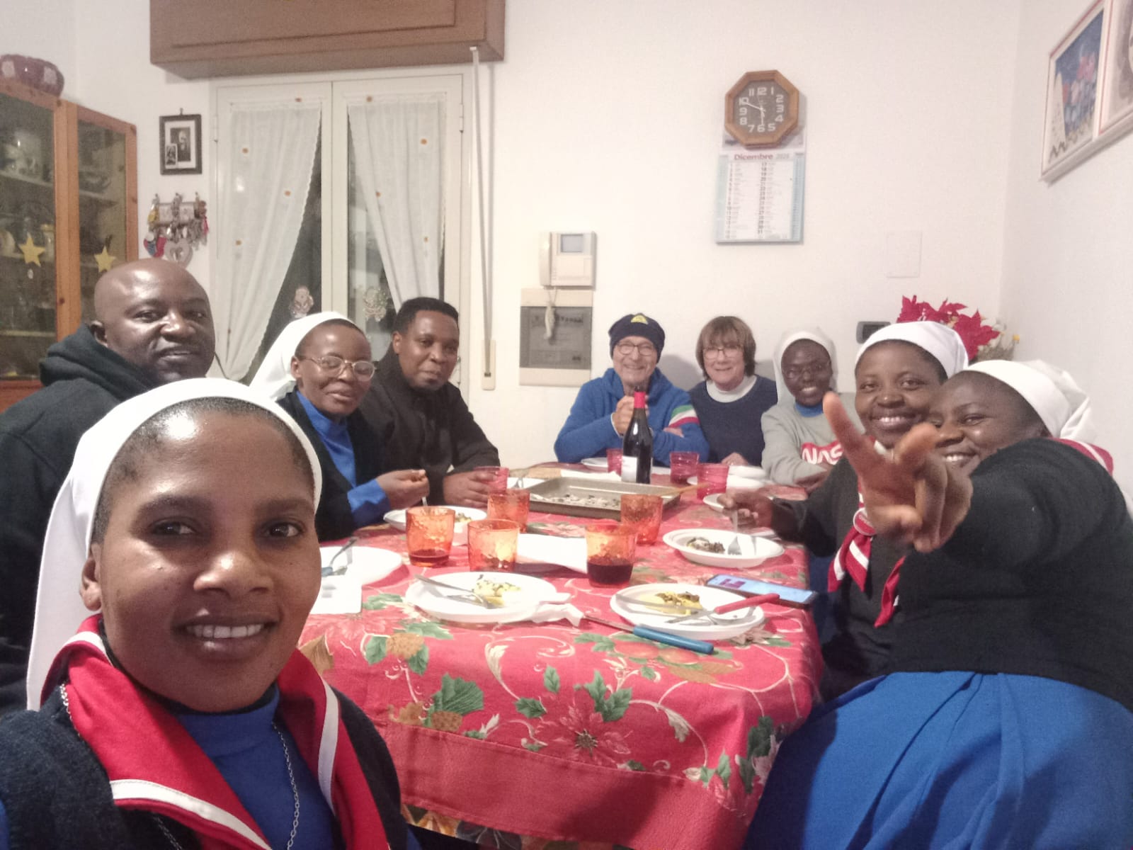2025 dicembre 17 suor marie louise misericordia portopalo progetto hic sum spazio spadoni opere misericordia pranzo suore comunita 3