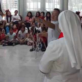 2025 dicembre 234 suor flora rodha partecipazione santa messa carmelo indonesia spazio spadoni 21
