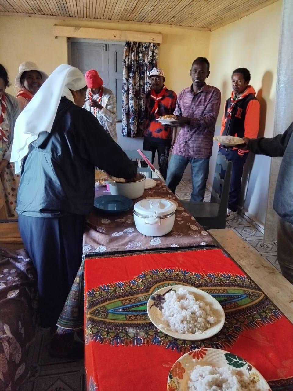 2025 giugno 30 incontro volontari madagascar opere misericordia progetto hic sum spazio spadoni suor esther yolande adrano 28