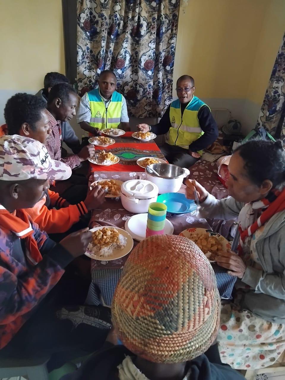 2025 giugno 30 incontro volontari madagascar opere misericordia progetto hic sum spazio spadoni suor esther yolande adrano 32