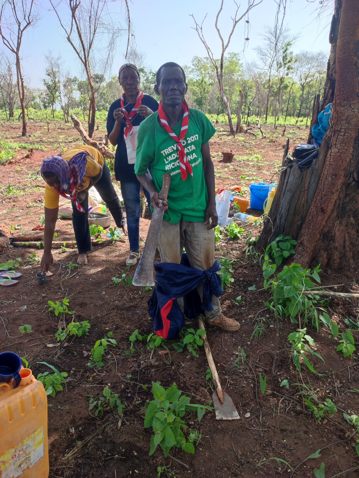 2025 juin 6 récolte bénévoles arachides sœur myriam spazio + spadoni centrafrique 3