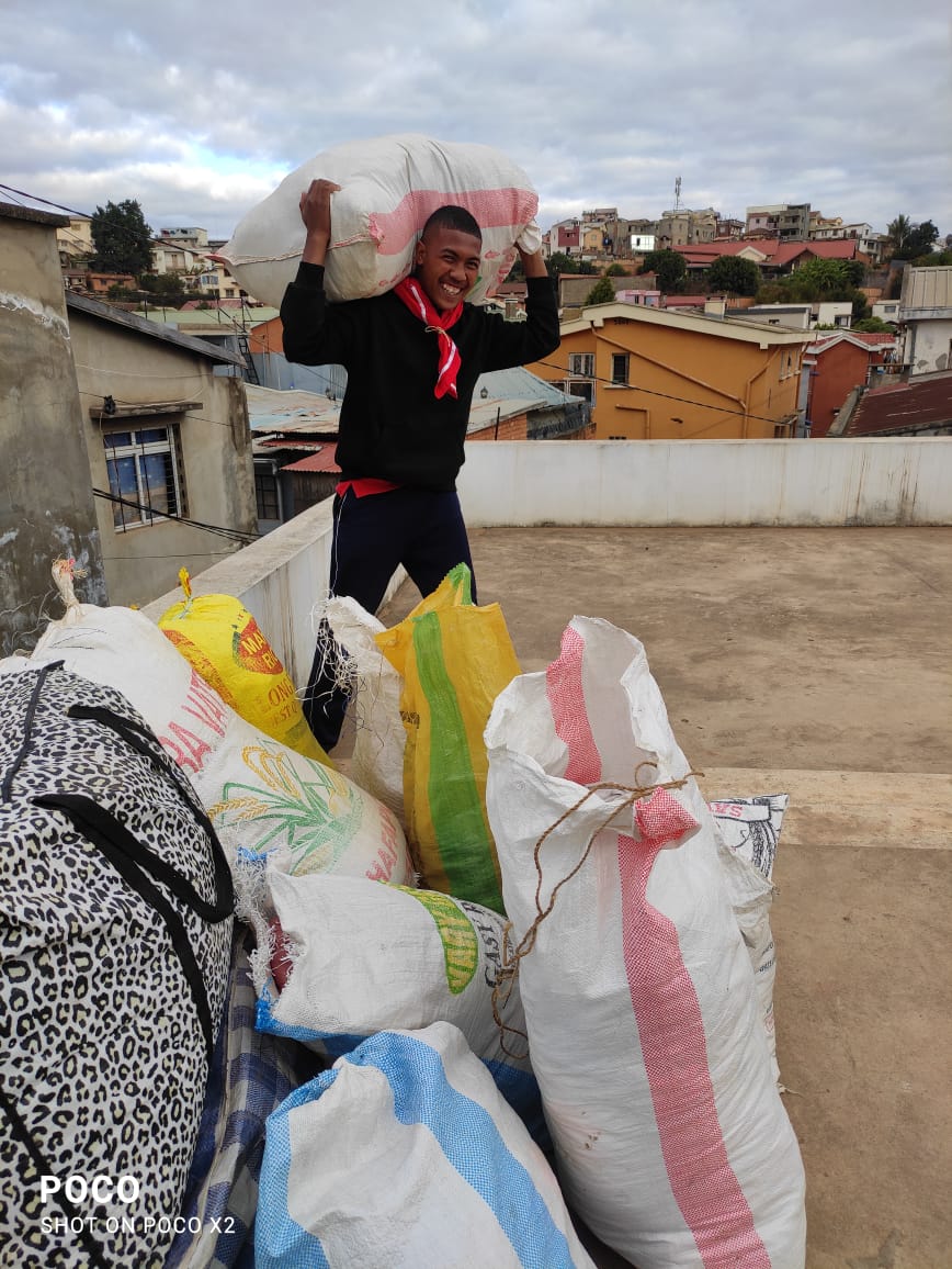2025 luglio opere misericordia volontari madagascar progetto hic sum spazio spadoni suore sacro cuor ragusa suor esther 2