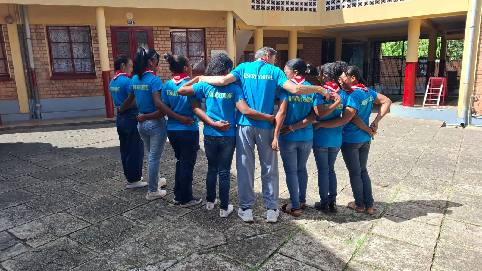 2025 marzo 24 31 volontari misericordia adrano madagascar suor esther yolande progetto hic sum spazio spadoni 19