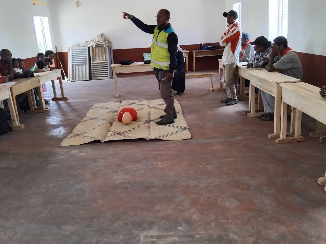 2025 novembre 2 suore sacr cuore ragusa madagascar primo soccorso scuola progetto hic sum spazio spadoni 13