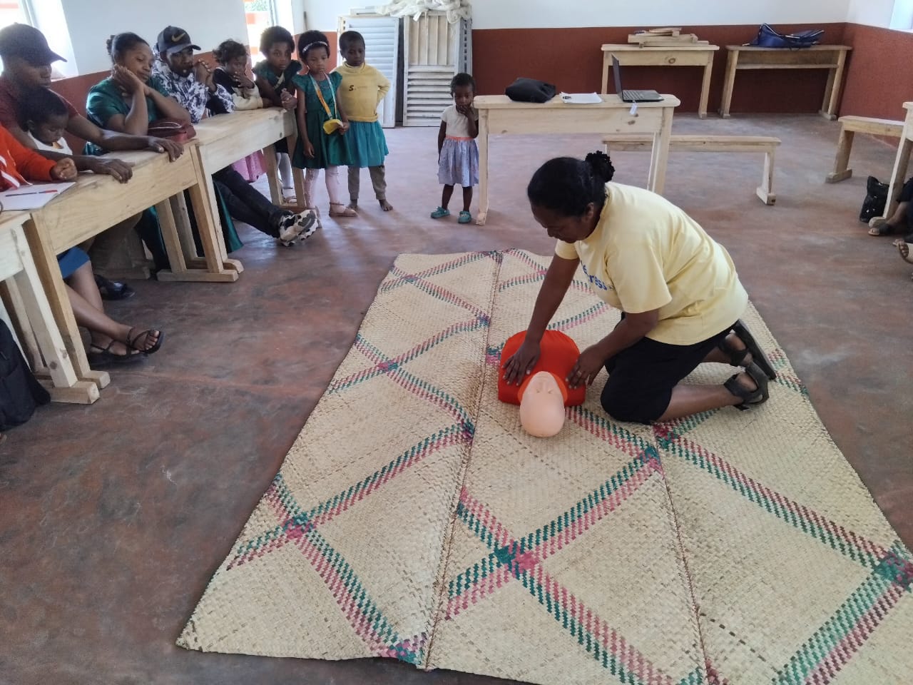 2025 novembre 2 suore sacr cuore ragusa madagascar primo soccorso scuola progetto hic sum spazio spadoni 17