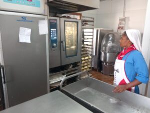 2025 ottobre 7 suor marie louise misericordia portopalo formazione pasticceria progetto hic sum spazio spadoni 2 300x225