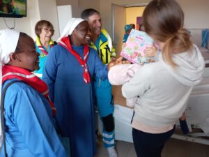 2025 suore italia progetto portopalo misericordia suor marie louise reparto oncologia 5 300x225