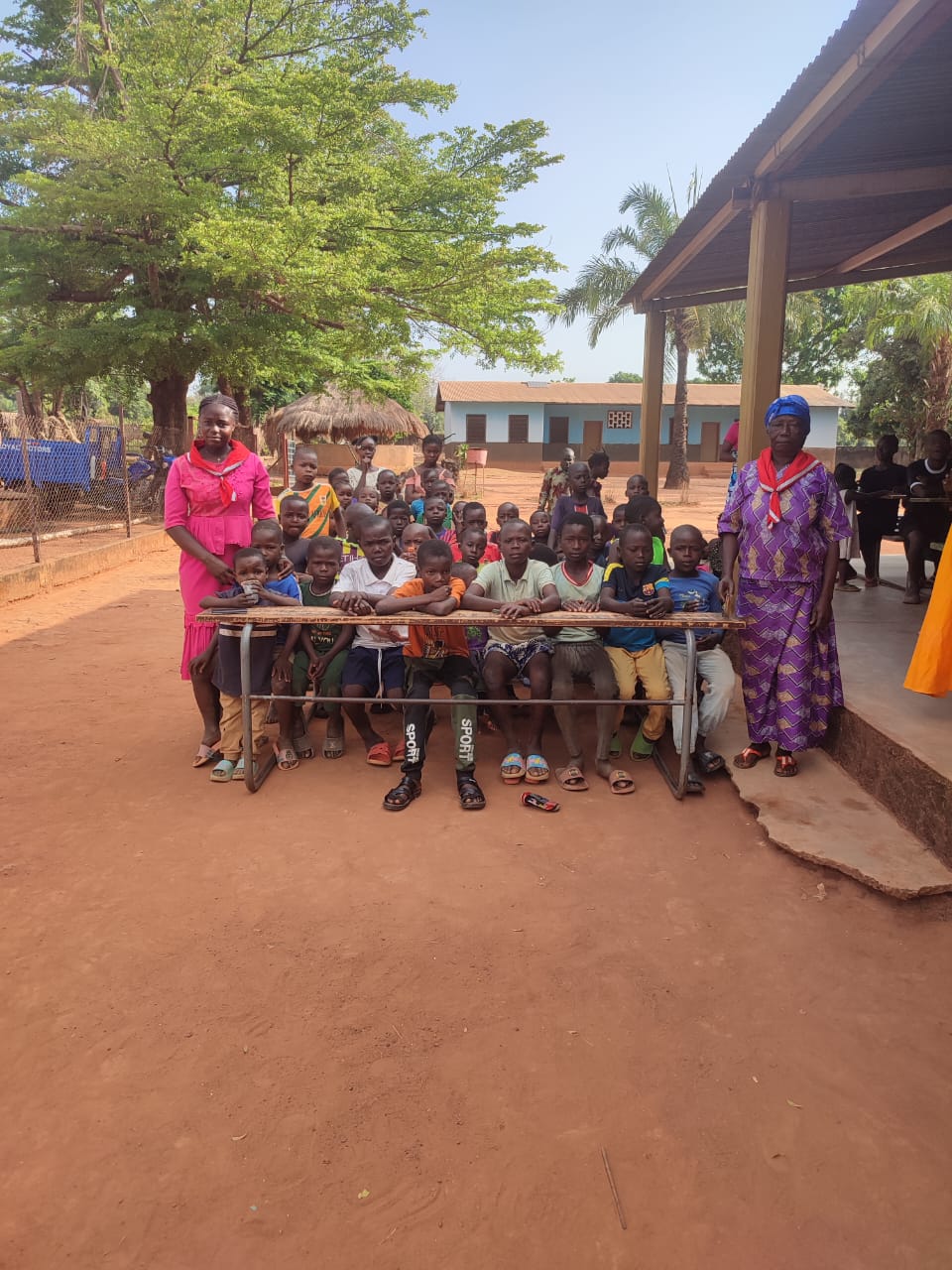 2026 avril 1 plaque foulard habitants spazio + spadoni sœur myriam centrafrique bouca œuvres de miséricorde operam 8