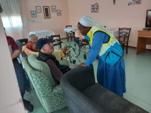 3 giugno 2024 sr laurentine in servizio misericordia portopalo piccole serve della presentatrice di Maria al tempio 2 300x225