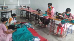 India suor Evarest hic sum 32 suore sacro cuore gesu impresa sociale biblioteca ragazze spazio spadoni opere misericordia progetto complessivo 12 300x169