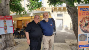 incontro vescovo 2024 spilla a luigi su coccodrillo copia 300x169