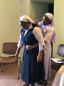 spilla 2022 hicsum 26 uganda italia misericordia canosa puglia spazio spadoni sr christine sisters of our lady consuel formazione opere copia 225x300