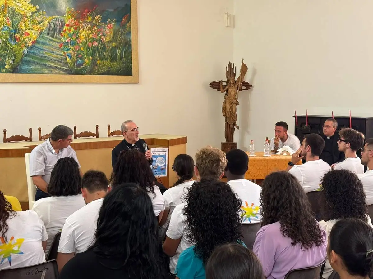 Pizzaballa e i giovani di "Carta di Leuca"
