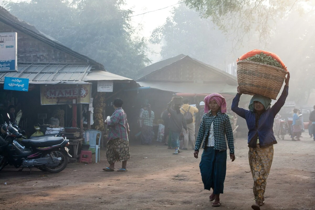 Testimonianze in Myanmar Myanmar, la forza del soccorso umanitario tra bombe e speranza